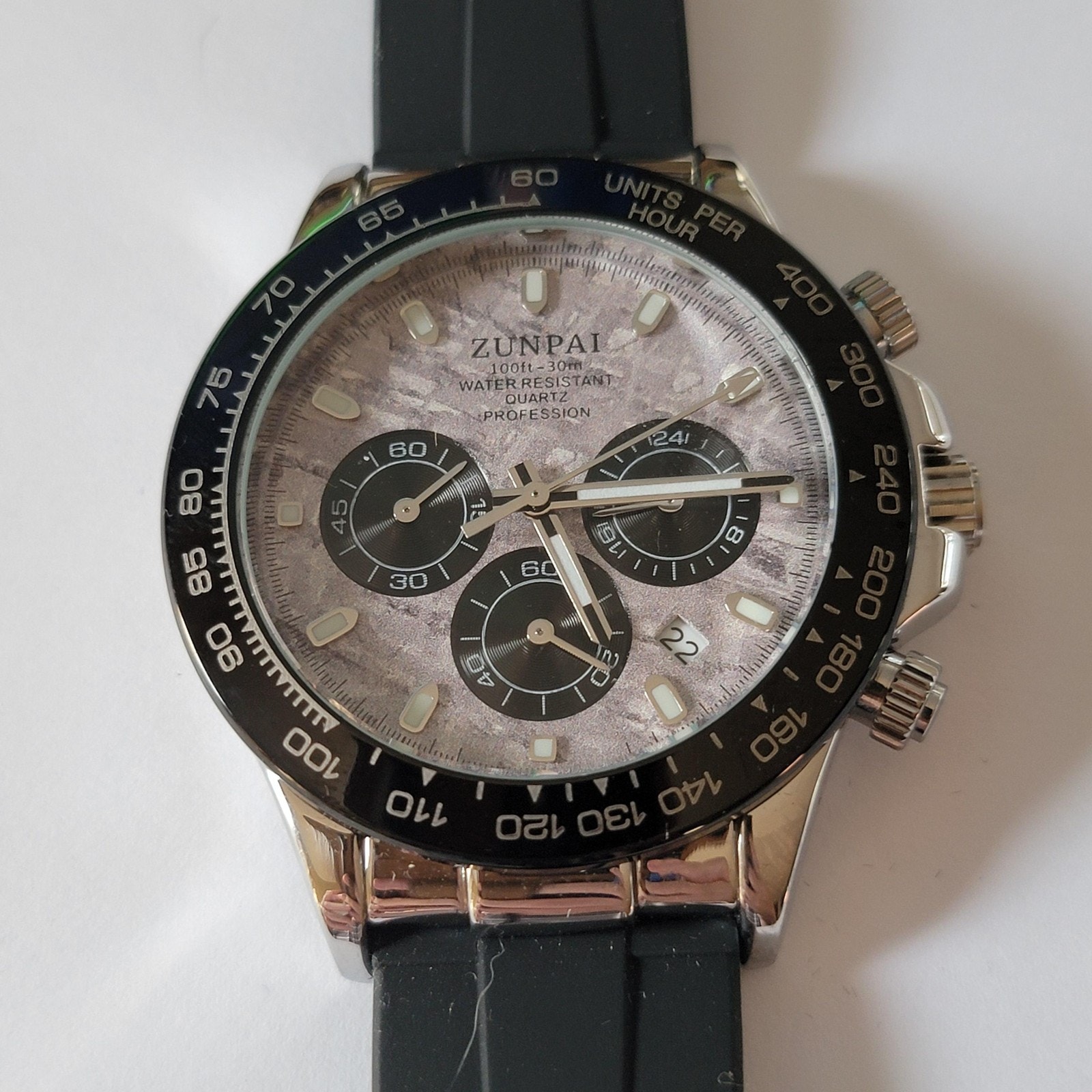 Zunpai Watch Mens Quartz Silver Dial Black Bezel Black Rubber Strap 30m Water